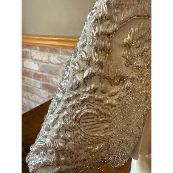 Vintage Infant Jesus of Prague Statue Spanish Olot Chalkware Silver Brocade - Picture 11 of 16